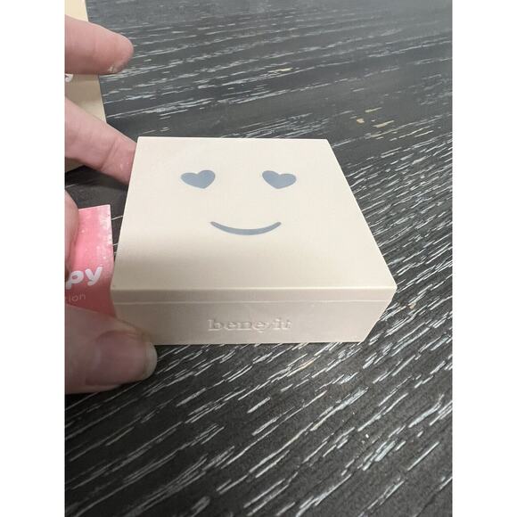 Benefit Hello Happy Velvet Powder Foundation Shade 1 New Full Size ***DAMAGED*** - Picture 4 of 12